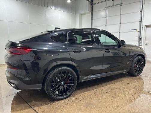 2023 BMW X6 xDrive40i