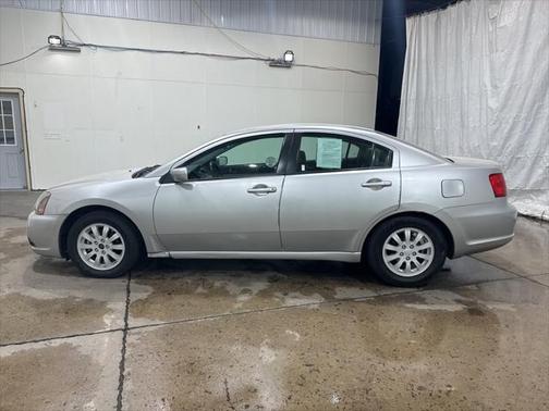 2011 Mitsubishi Galant Base