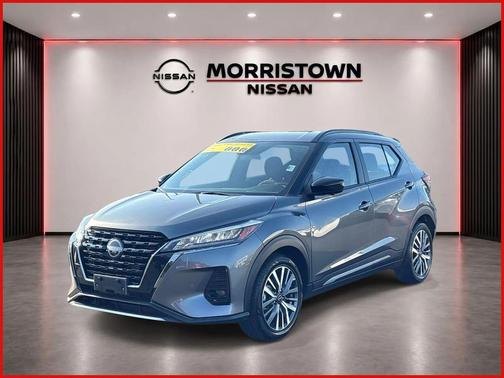 Gun Metallic 2024 Nissan Kicks SR