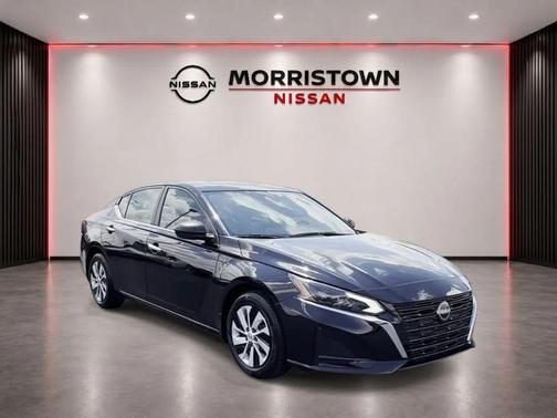 Super Black 2025 Nissan Altima S FWD