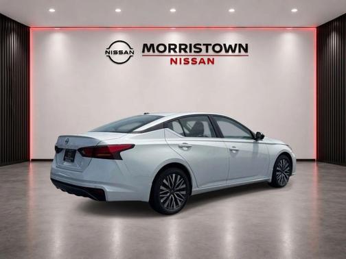 Pearl White Tricoat 2026 Nissan Altima SV FWD