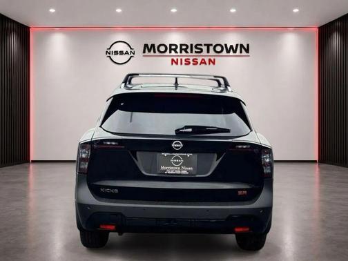 Super Black 2026 Nissan Kicks SR