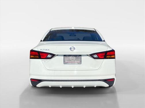Glacier White 2019 Nissan Altima 2.5 S