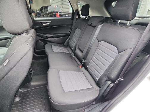 2020 Ford Edge SE
