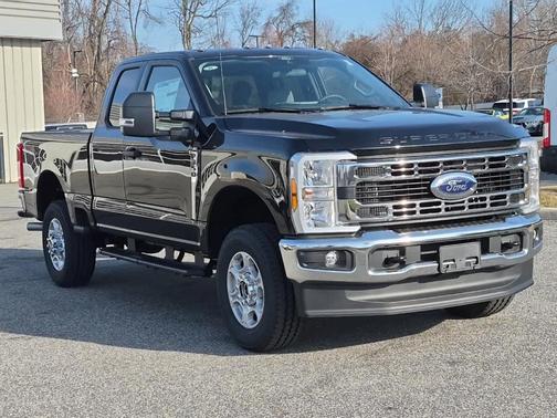 Agate Black Metallic 2026 Ford F-350 XLT
