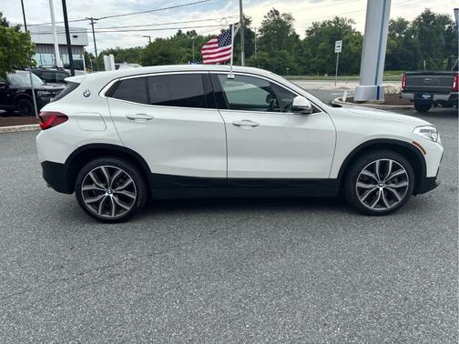 Alpine White 2022 BMW X2 xDrive28i