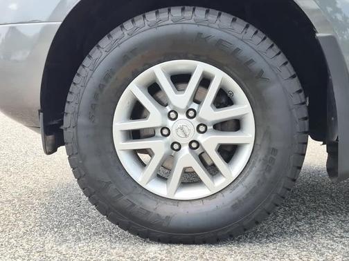 Gun Metallic 2016 Nissan Frontier SV