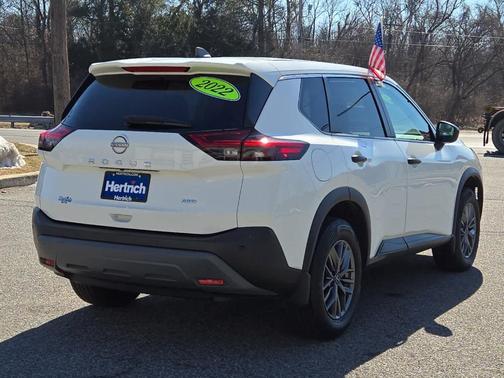 2022 Nissan Rogue S