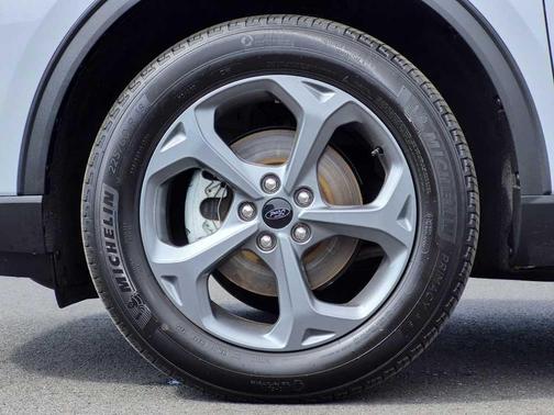 Space Silver 2025 Ford Escape ST-Line