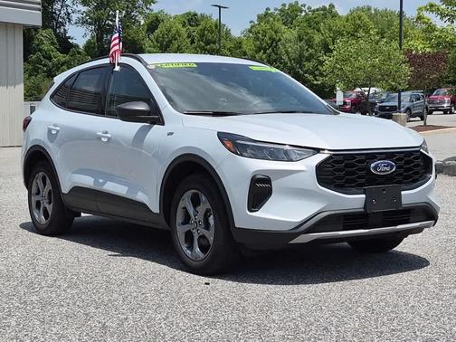 Space Silver 2025 Ford Escape ST-Line
