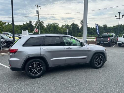 Billet Silver Metallic Clearcoat 2019 Jeep Grand Cherokee Trailhawk