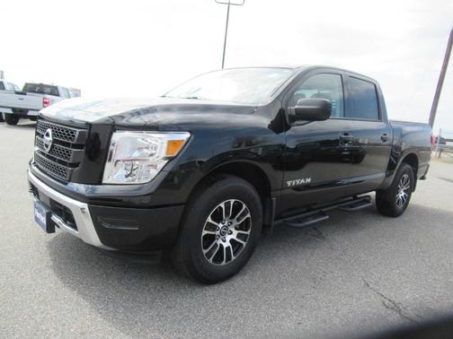 Black 2023 Nissan Titan SV