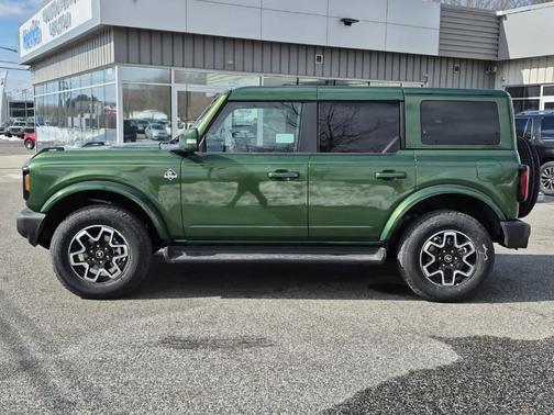 Eruption Green Metallic 2025 Ford Bronco Outer Banks