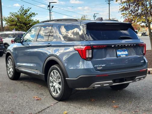 2025 Ford Explorer Active