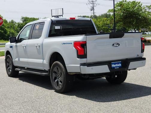 2025 Ford F-150 Lightning Flash