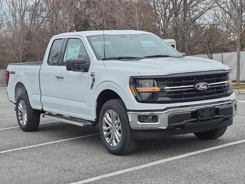 Oxford White 2026 Ford F-150 XLT