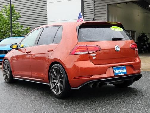 2019 Volkswagen Golf R 2.0T w/DCC & Navigation