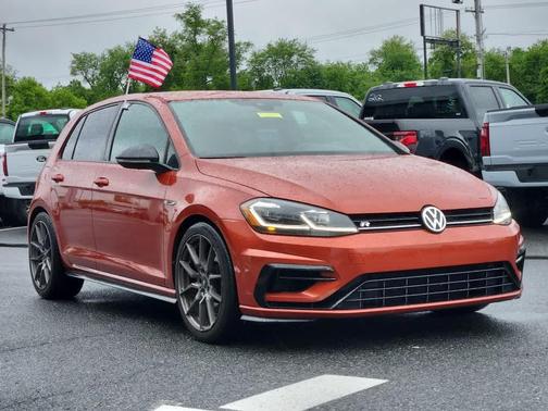 2019 Volkswagen Golf R 2.0T w/DCC & Navigation