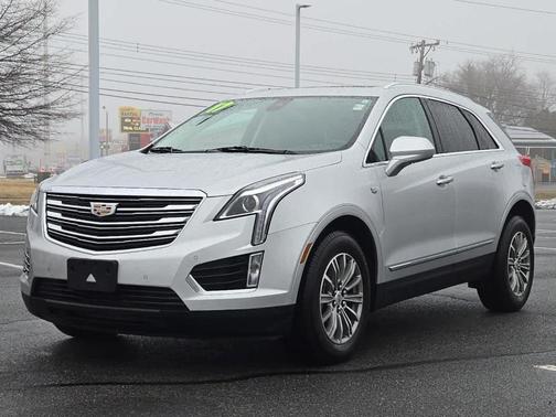Radiant Silver Metallic 2017 Cadillac XT5 Luxury
