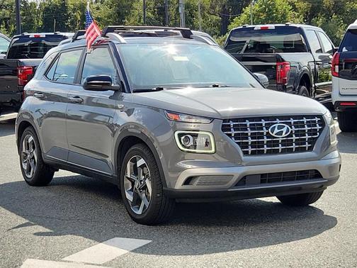 2022 Hyundai VENUE Limited