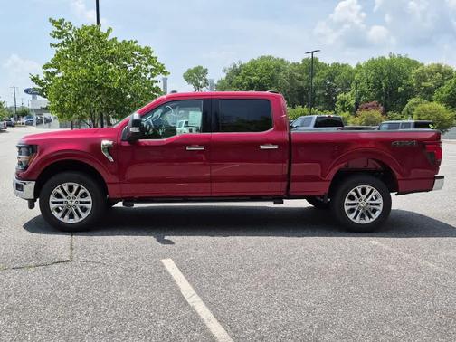 Ruby Red Metallic Tinted Clearcoat 2026 Ford F-150 XLT