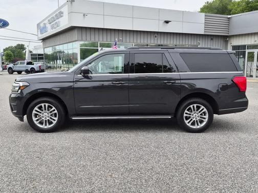 Dark 2022 Ford Expedition Max XLT