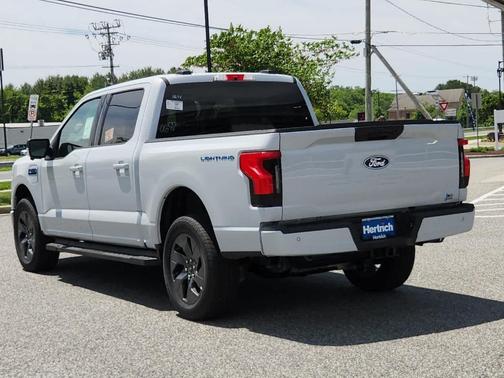 2025 Ford F-150 Lightning Flash
