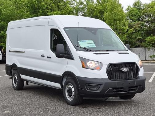 Oxford White 2026 Ford Transit-250 148 WB Medium Roof Cargo