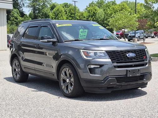 Magnetic Metallic 2018 Ford Explorer sport