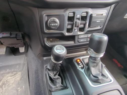 2020 Jeep Gladiator Sport