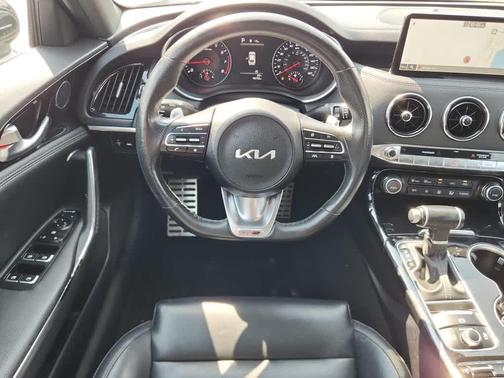 2022 Kia Stinger GT-Line