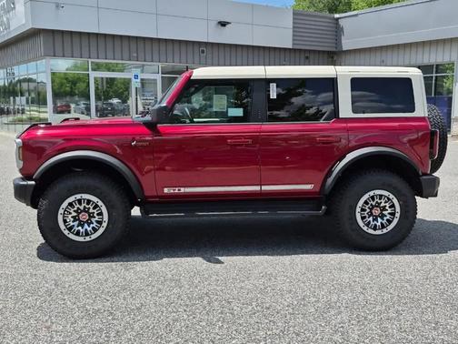 Ruby Red Metallic Tinted Clearcoat 2026 Ford Bronco Outer Banks