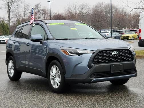 2024 Toyota Corolla Cross LE