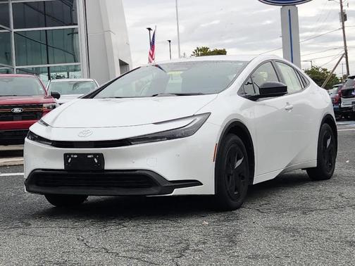 2024 Toyota Prius LE