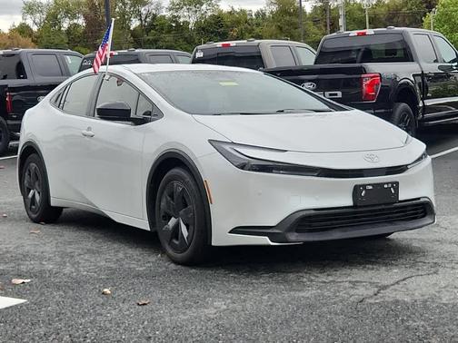 2024 Toyota Prius LE