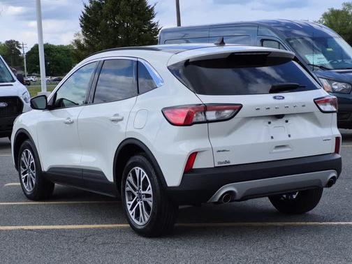 Star White 2022 Ford Escape SEL