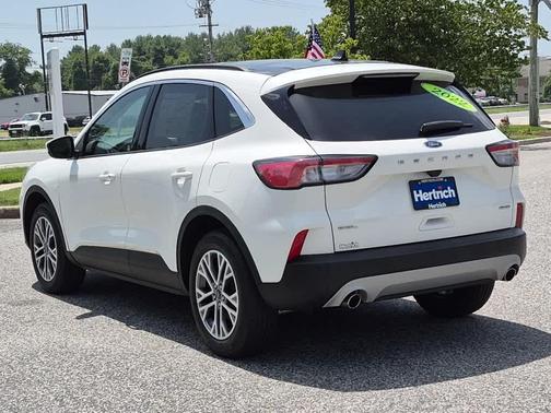 Star White 2022 Ford Escape SEL