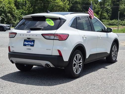 Star White 2022 Ford Escape SEL