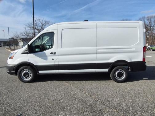 2026 Ford Transit-250 148 WB Medium Roof Cargo