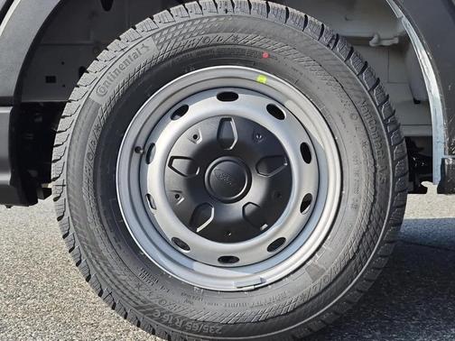 2026 Ford Transit-250 148 WB Medium Roof Cargo