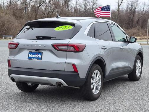 Iconic Silver Metallic 2023 Ford Escape Active