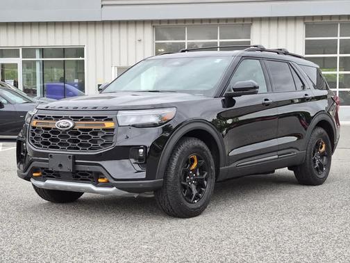 Agate Black Metallic 2026 Ford Explorer Tremor