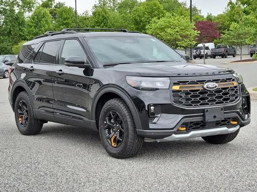 Agate Black Metallic 2026 Ford Explorer Tremor