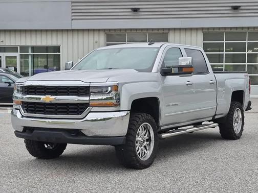 Silver Ice Metallic 2018 Chevrolet Silverado 1500 LT