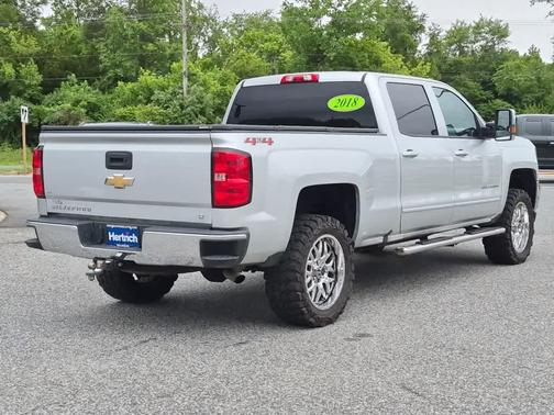 Silver Ice Metallic 2018 Chevrolet Silverado 1500 LT