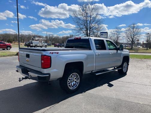 Silver Ice Metallic 2018 Chevrolet Silverado 1500 LT