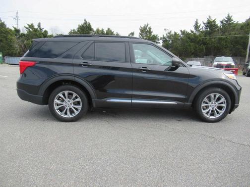 Agate Black Metallic 2022 Ford Explorer XLT