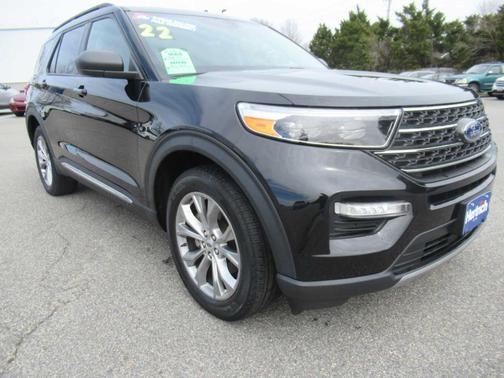 Agate Black Metallic 2022 Ford Explorer XLT