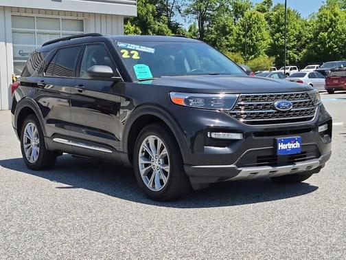 Agate Black Metallic 2022 Ford Explorer XLT