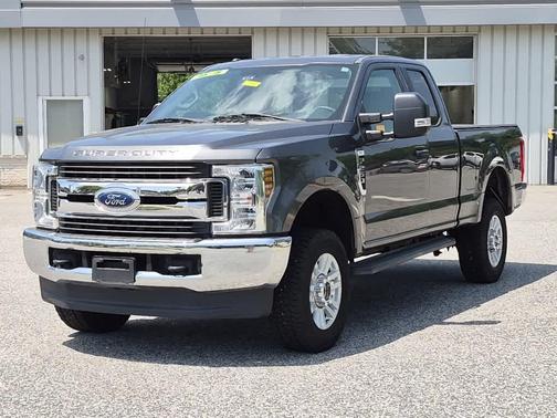 Magnetic Metallic 2018 Ford F-250 XLT
